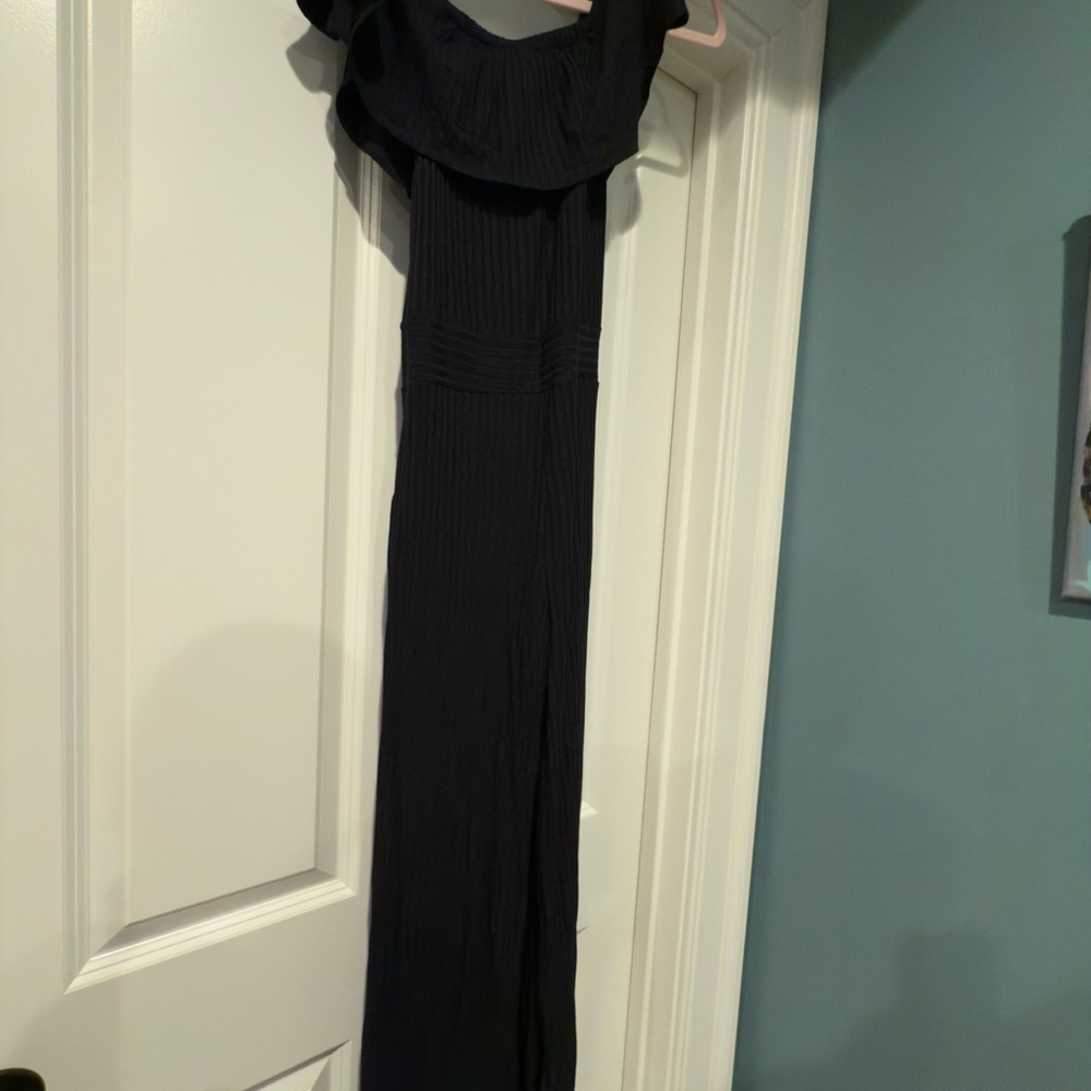 Chic Black Off-Shoulder Jumpsuit